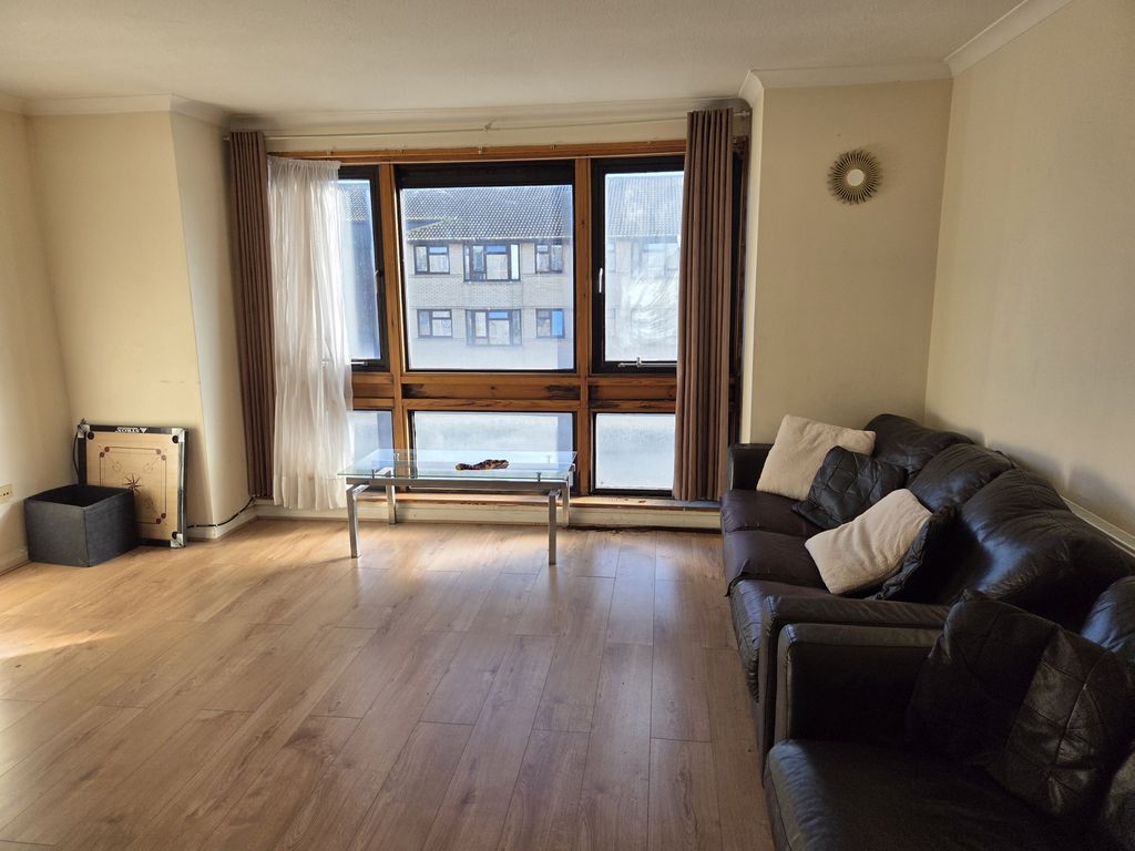 Property photo 1 of 9 Tow Bedroom First Floor Flat In South Harrow