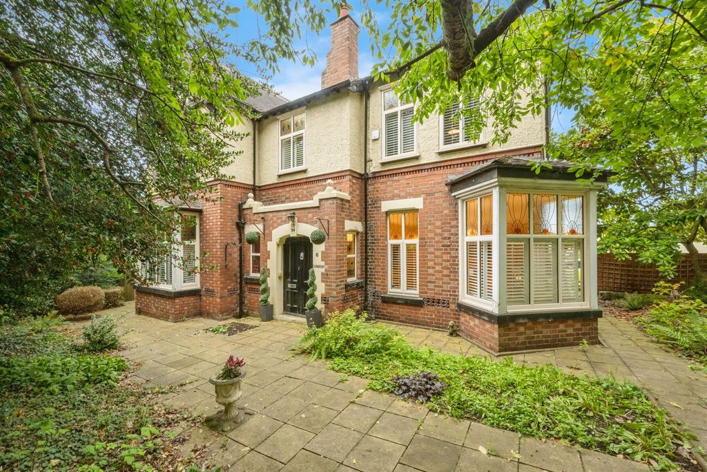 Property photo 1 of 24