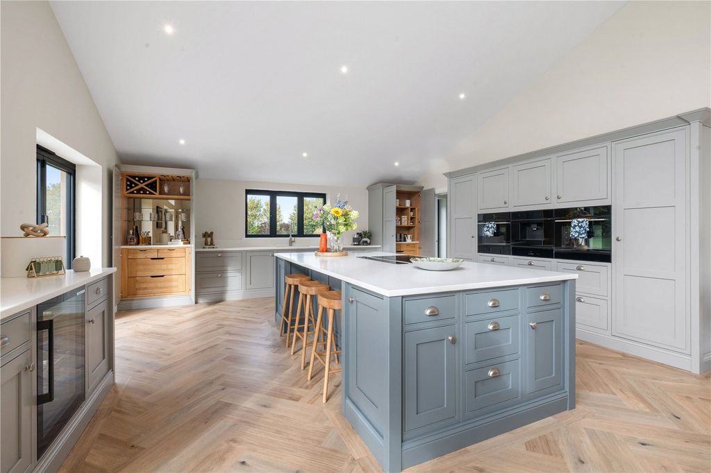 Property photo 2 of 38 Picture No. 71