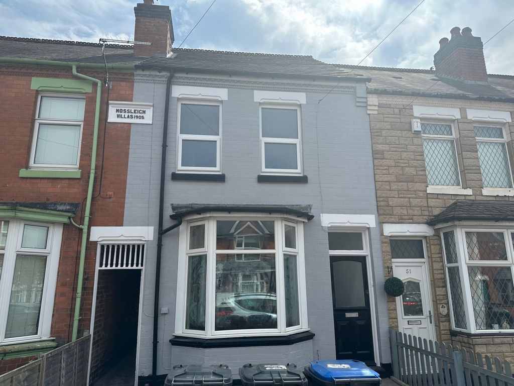 Property photo 1 of 6 49 Clarendon Road, Hinckley