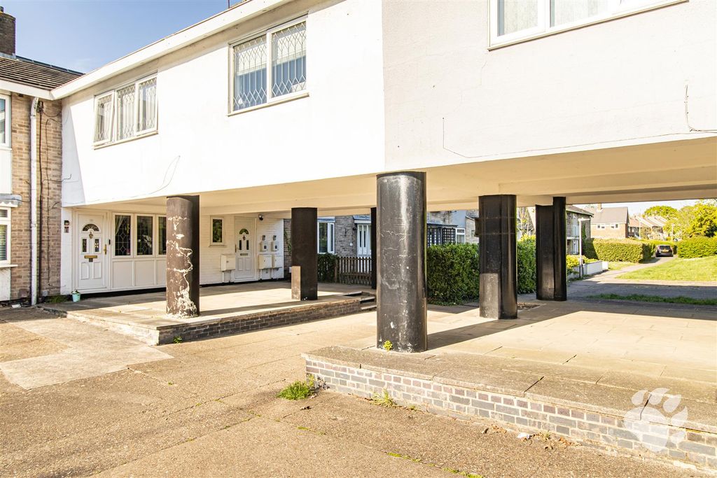Property photo 1 of 12 Front