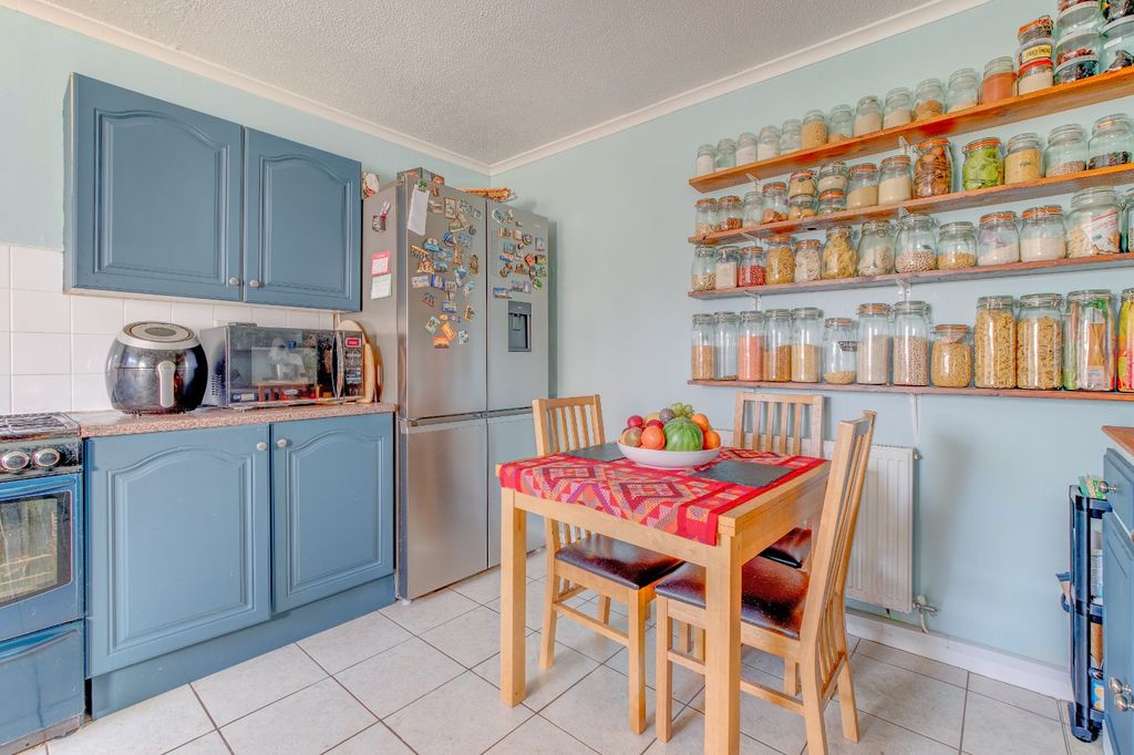 Property photo 3 of 13 Picture No. 12