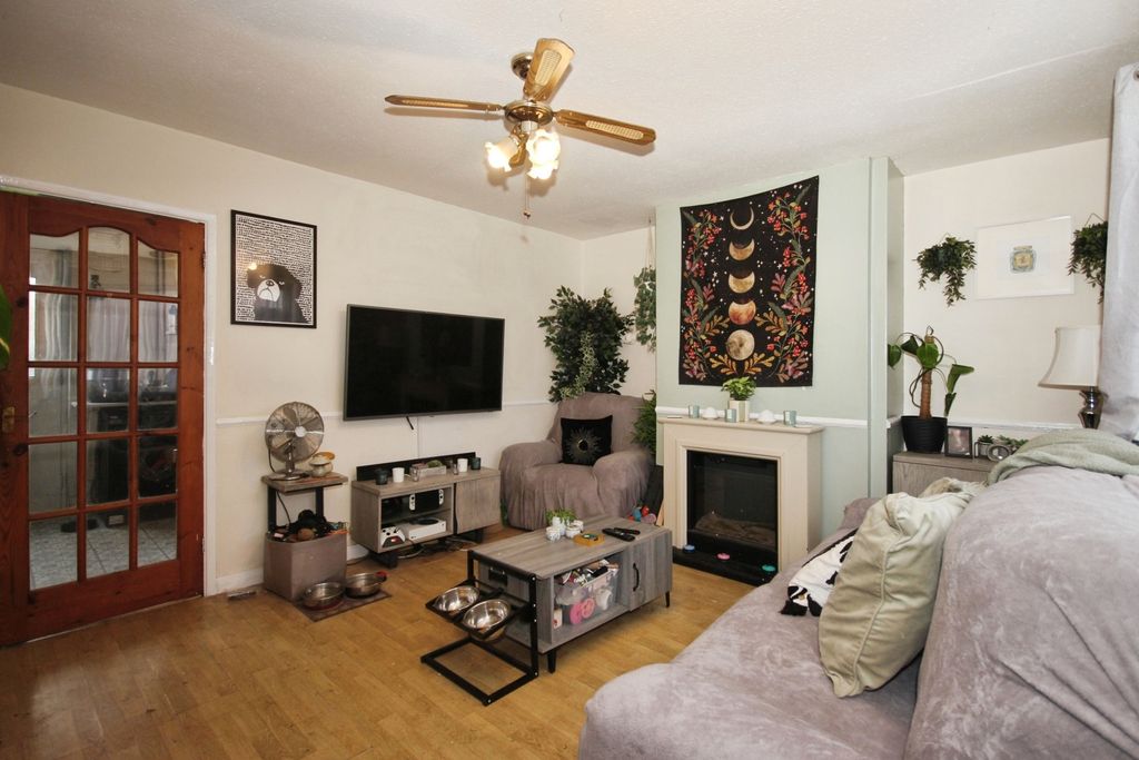 Property photo 3 of 15 Pbox-Img.Jpg