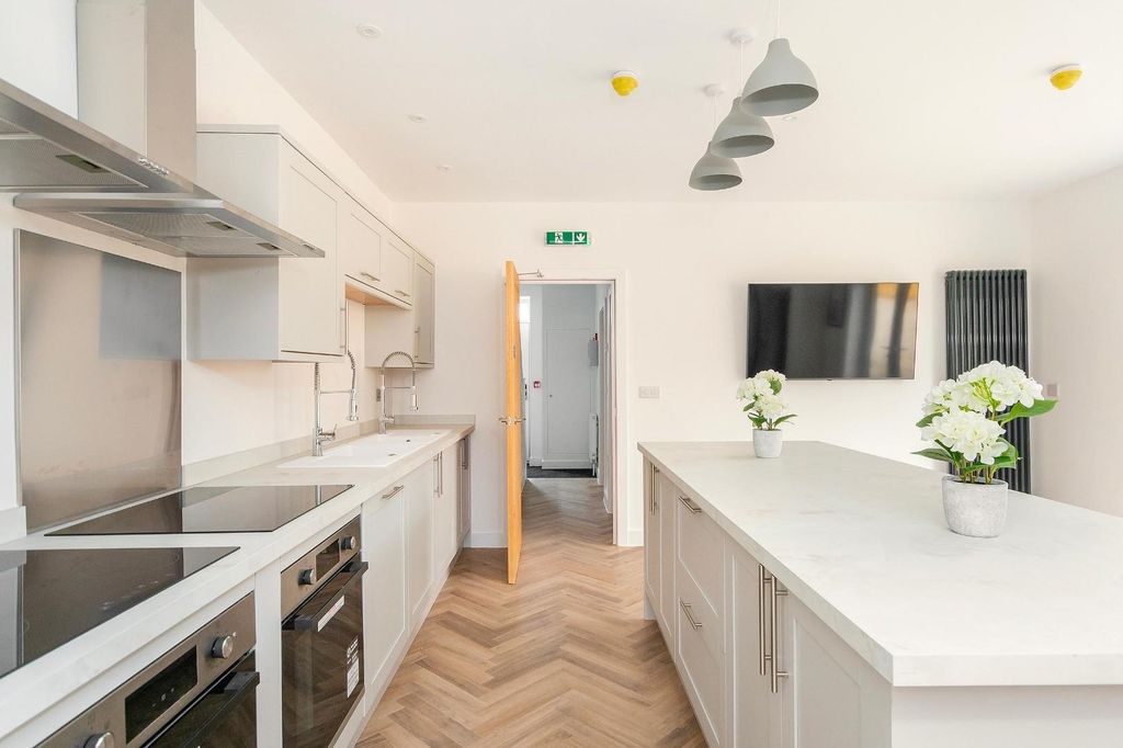 Property photo 3 of 10 49E98E80-Eec3-4Ae6-ba00-62200F28898E.Jpeg