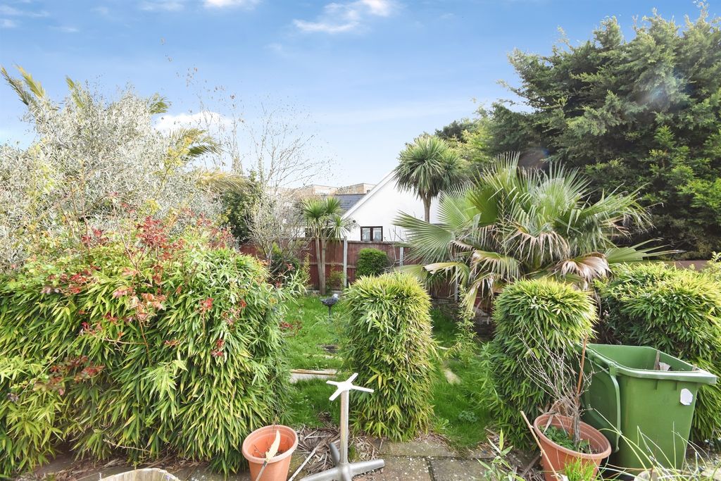 Property photo 3 of 19