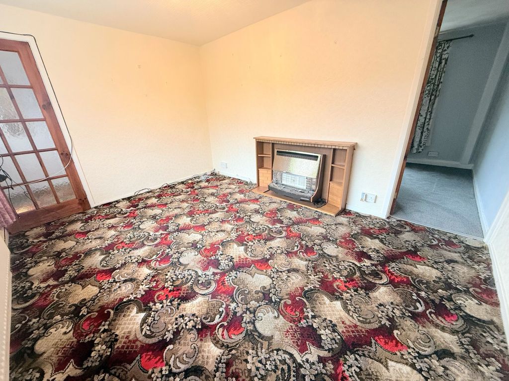 Property photo 2 of 25