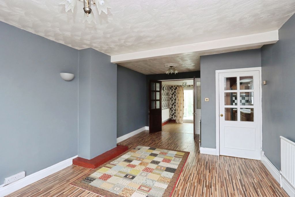 Property photo 3 of 17 Photo