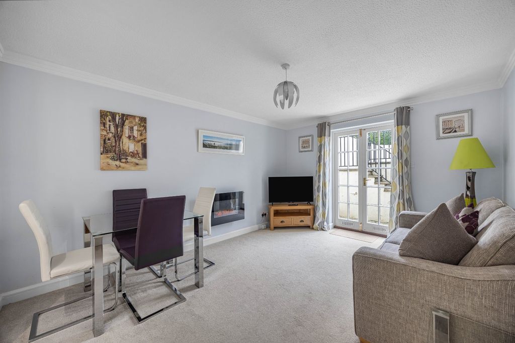 Property photo 2 of 10 Reception