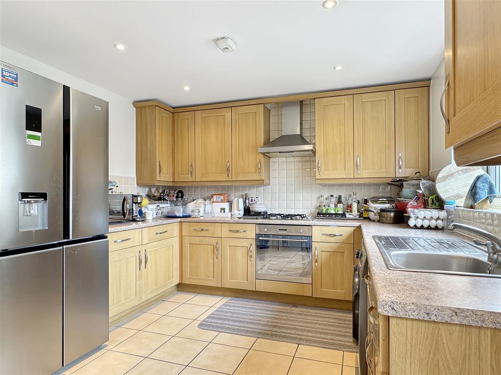 Property photo 2 of 19 Img (4).Jpg