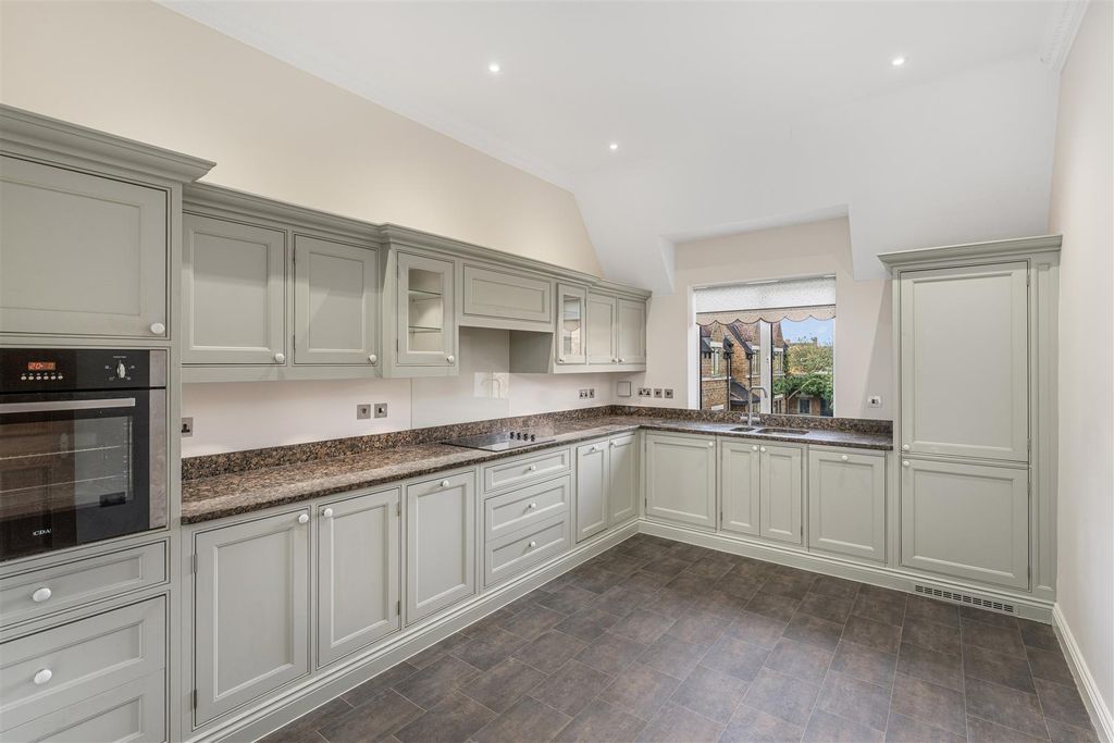 Property photo 3 of 20 Apartment 10, Godswell Park, Bloxham-8.Jpg