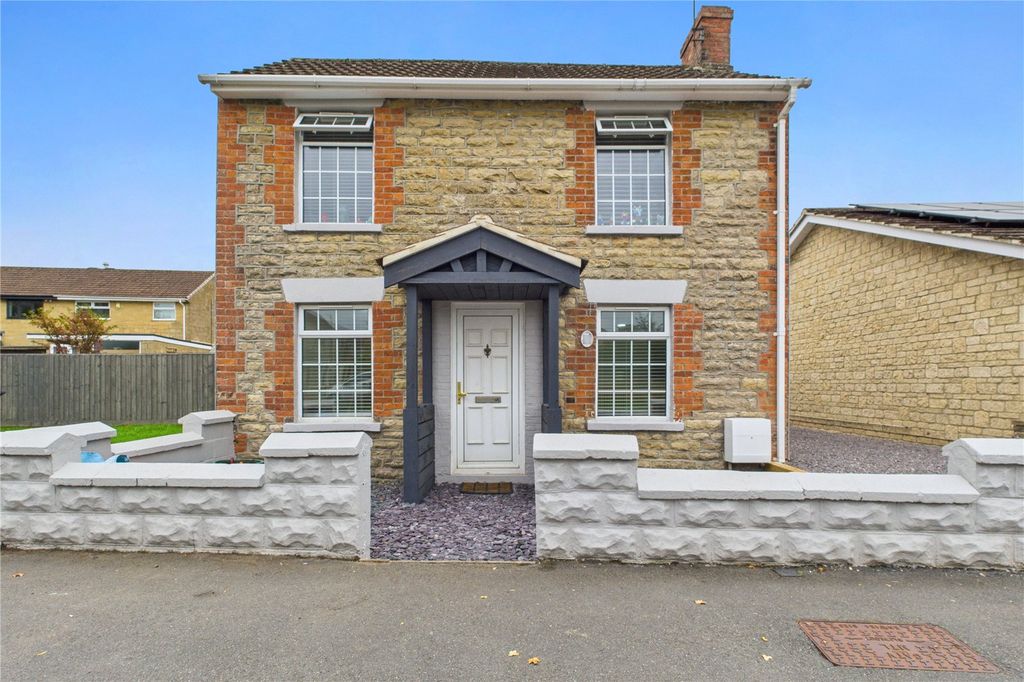 Property photo 1 of 16 Picture No. 12