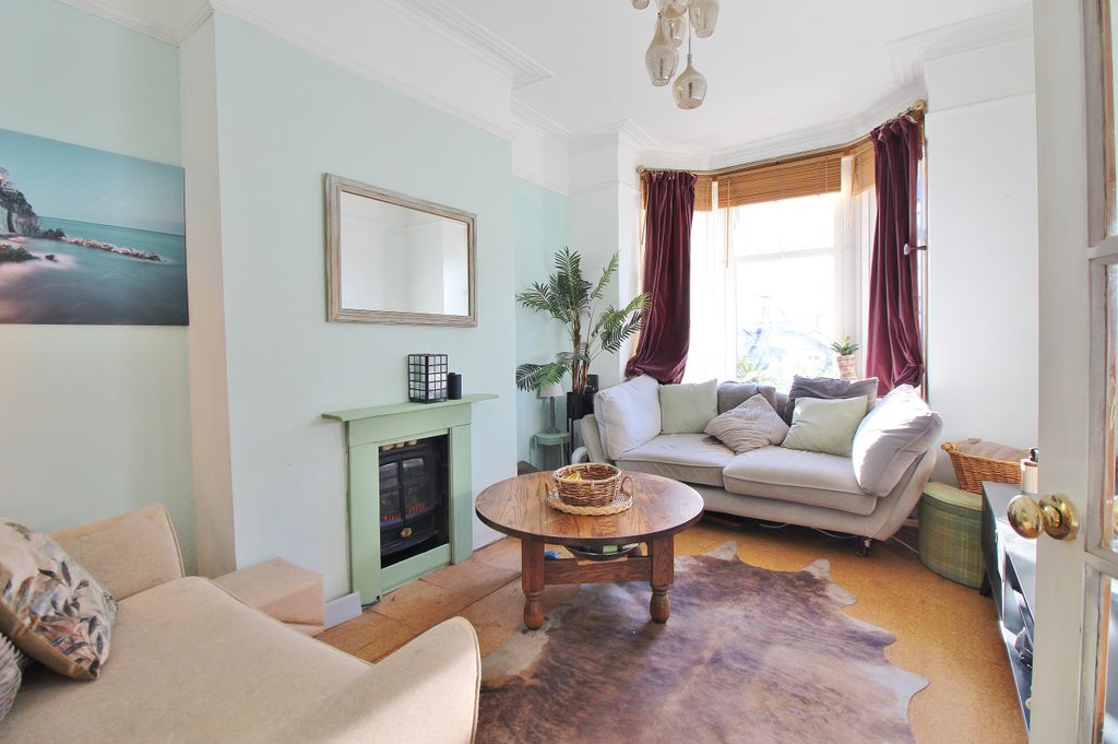 Property photo 2 of 12