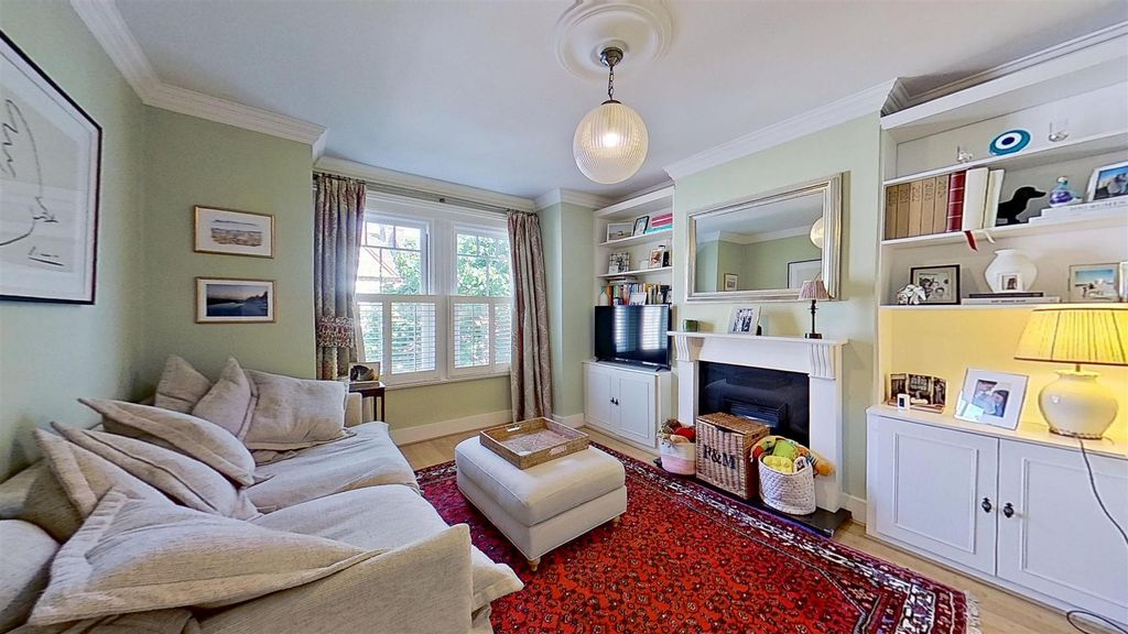 Property photo 1 of 11 Treport-Street-Earlsfield-Sw18-06252026_221821.Jpg