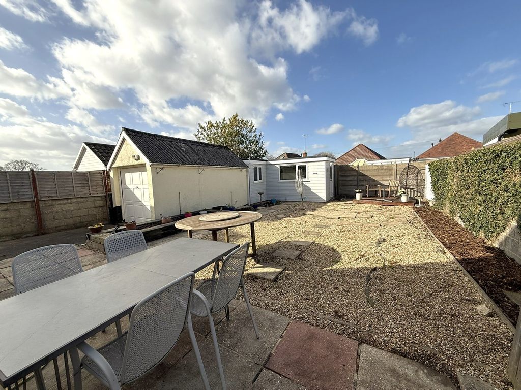 Property photo 2 of 34