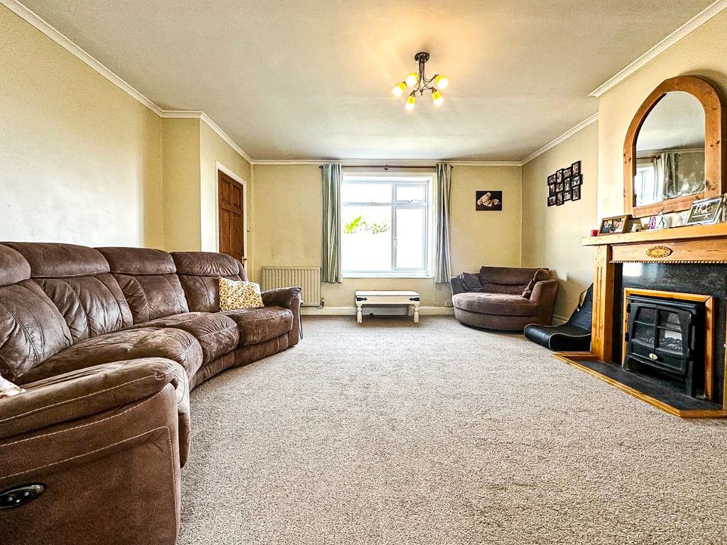 Property photo 3 of 19 5032824