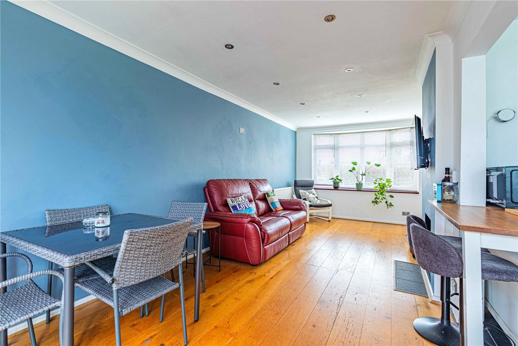 Property photo 2 of 22 Picture No. 15