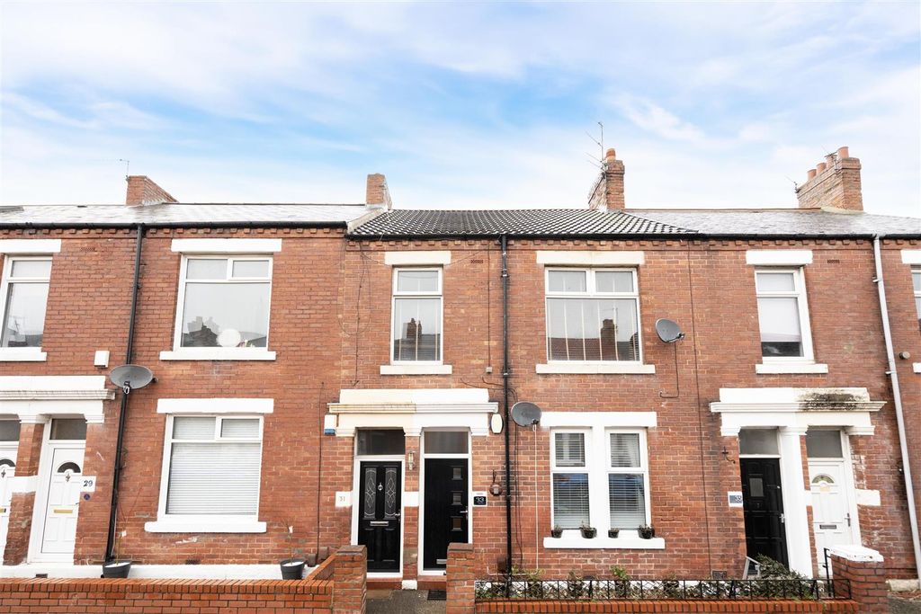 Property photo 1 of 7 External