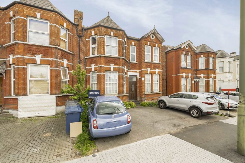 Property photo 1 of 6