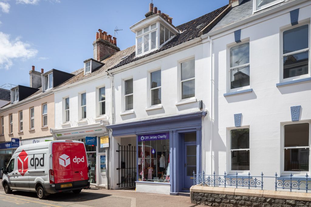 Property photo 1 of 20