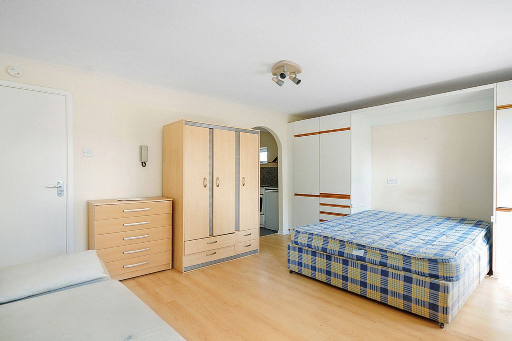 Property photo 3 of 4
