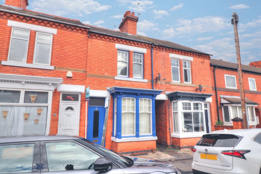 Property photo 1 of 20 Front