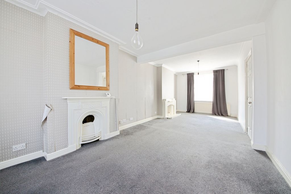 Property photo 3 of 11 Photo