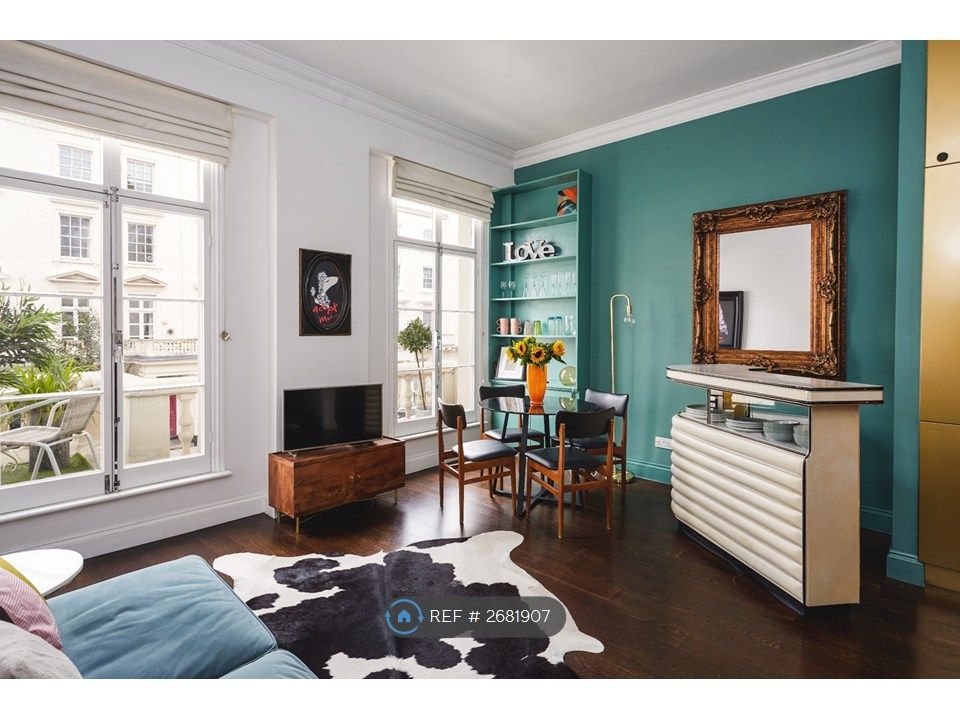 Property photo 1 of 33 Living Room With Doors To Balcony