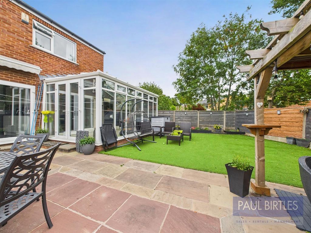 Property photo 2 of 28 Cam04378G0-Pr0203-Still042.Jpg