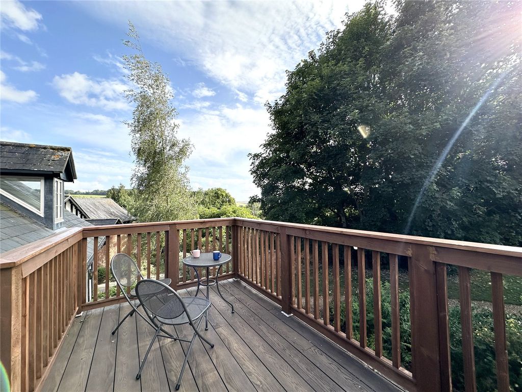Property photo 2 of 21 Picture No. 33