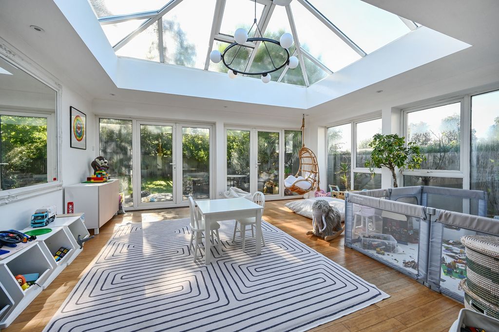 Property photo 3 of 17