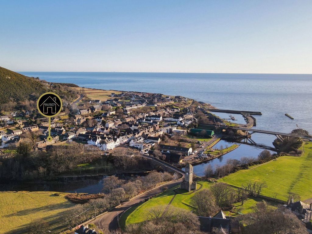 Property photo 2 of 34