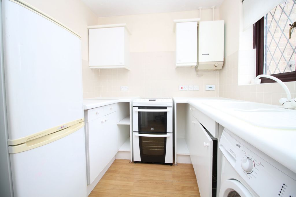 Property photo 2 of 8