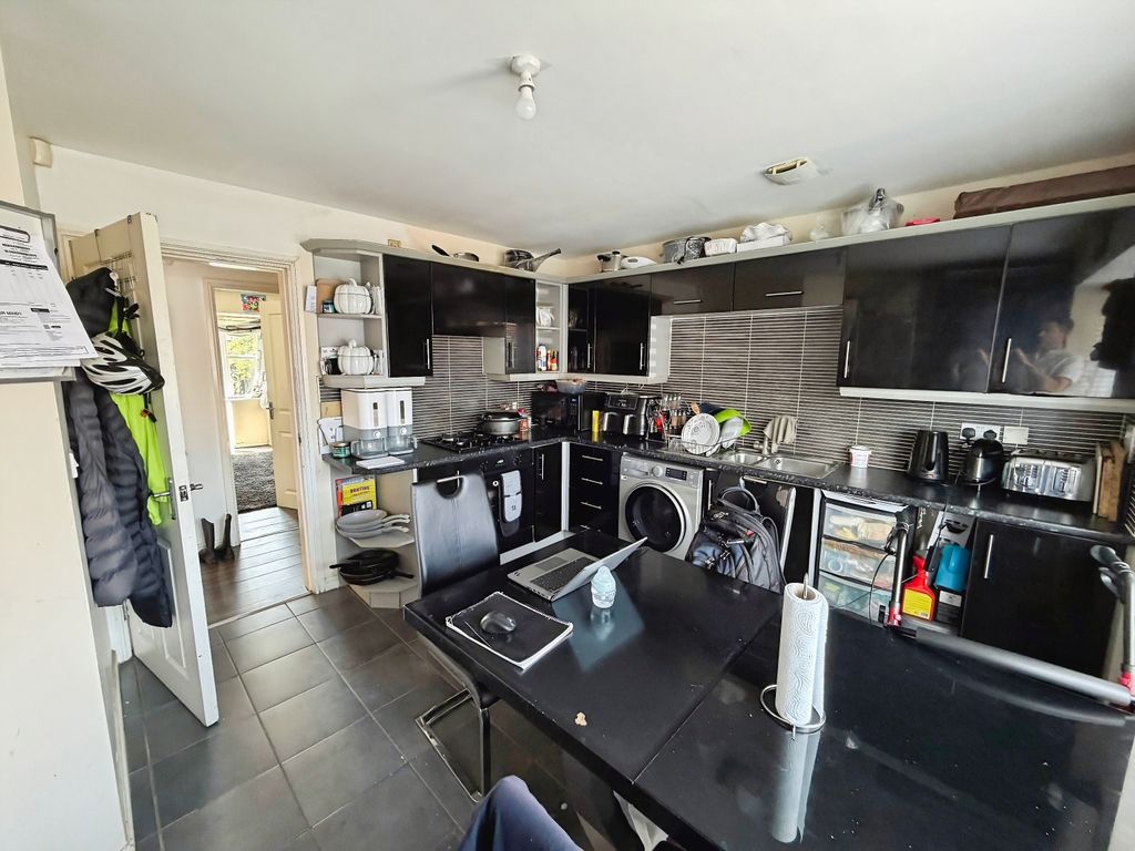 Property photo 2 of 27 1De7F695-Img_1870