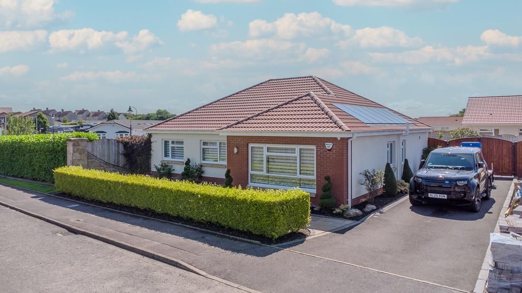 Property photo 1 of 42