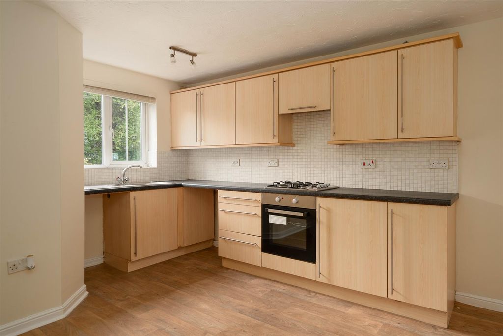 Property photo 2 of 16 Kitchen.Jpg