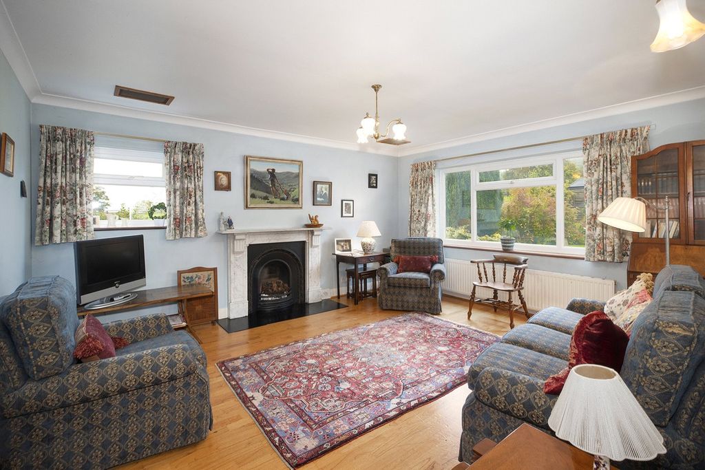 Property photo 2 of 11 Sitting Room