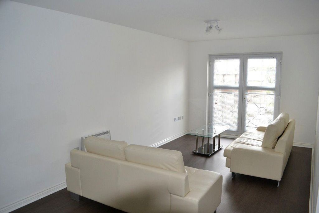 Property photo 2 of 8