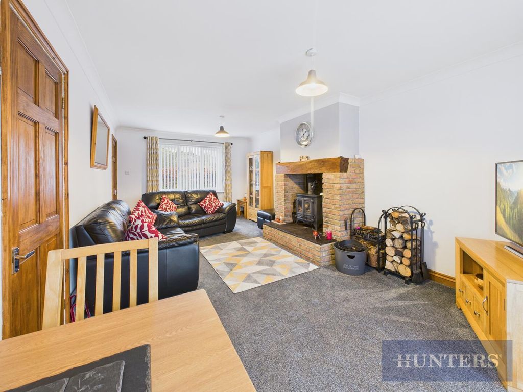 Property photo 2 of 21 Living Room