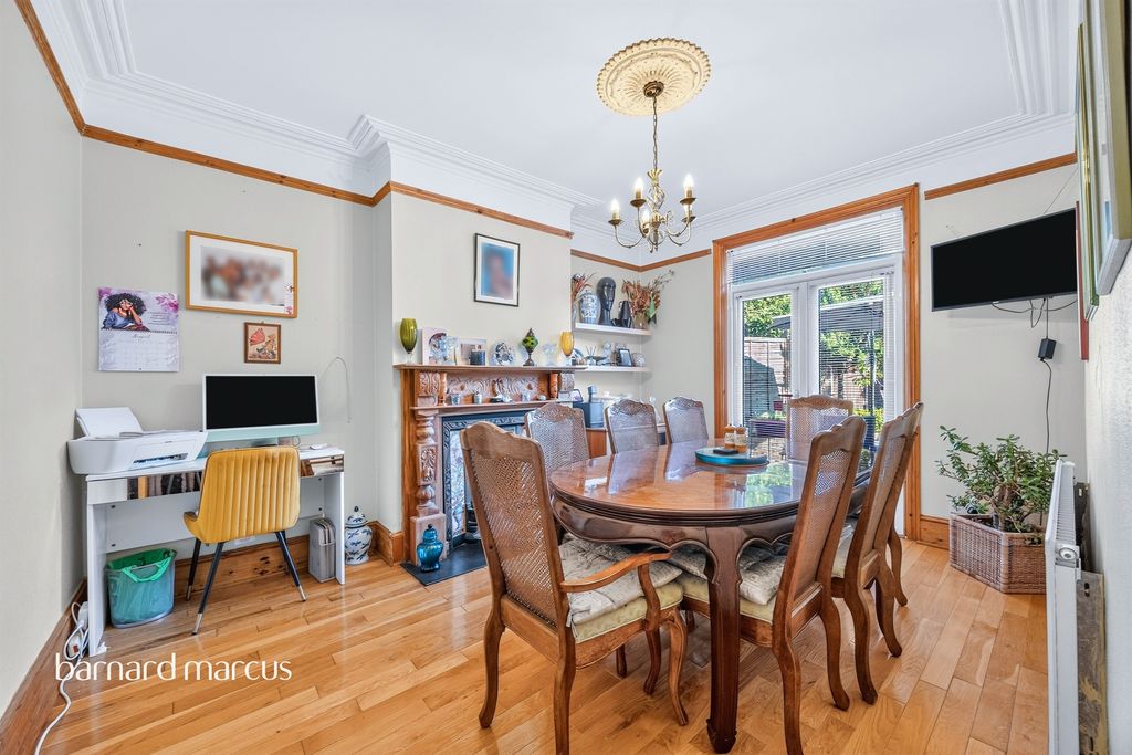 Property photo 3 of 14