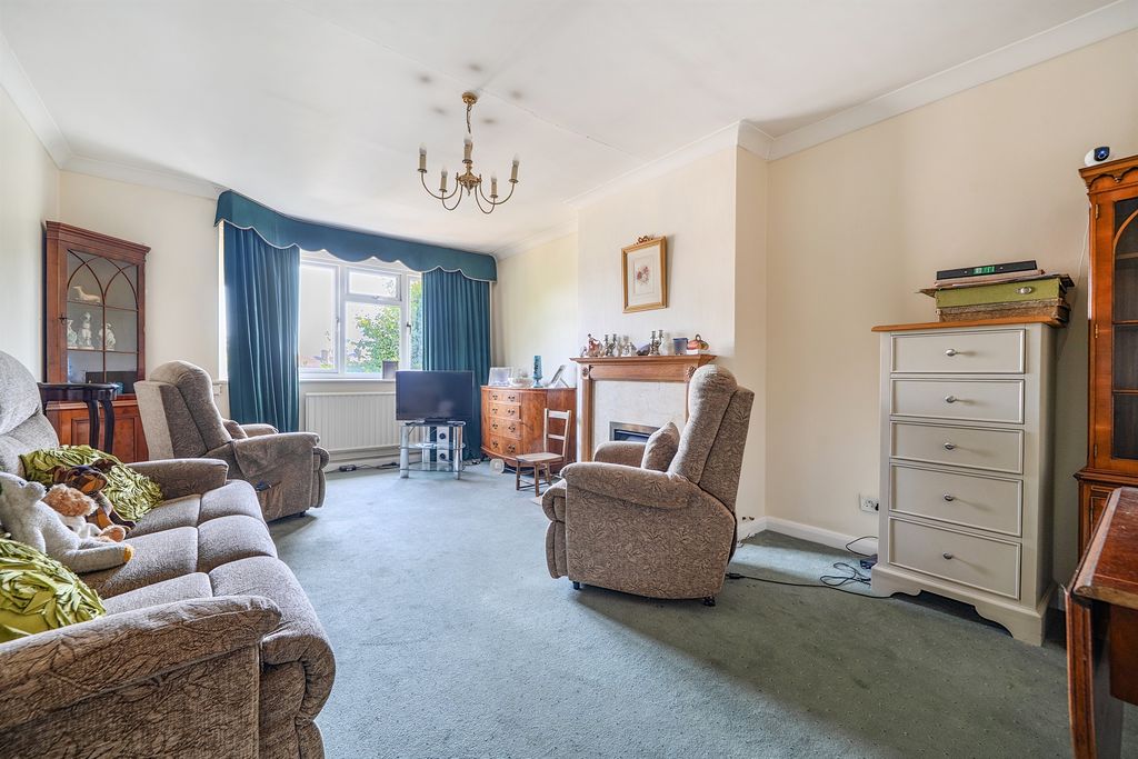 Property photo 3 of 11