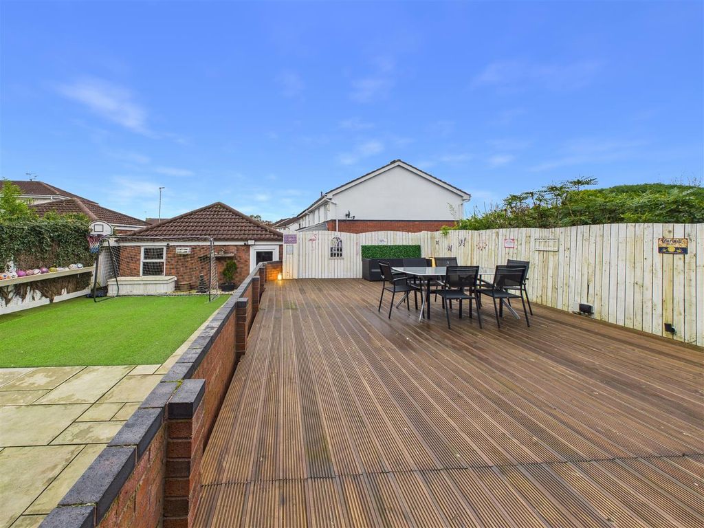 Property photo 3 of 24 Outside