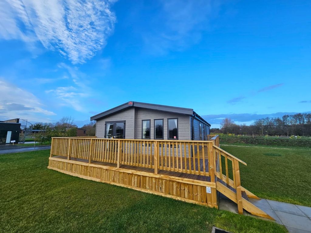 Property photo 2 of 11 1