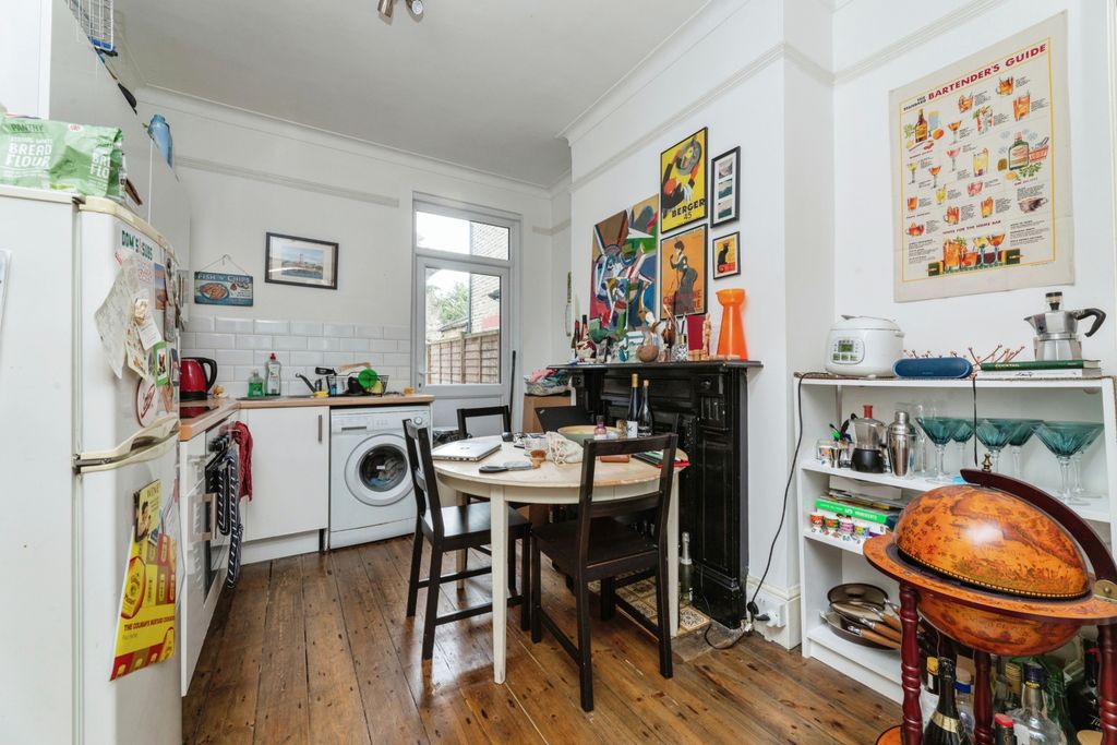 Property photo 3 of 10 3