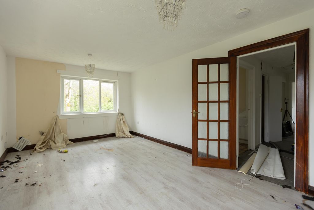 Property photo 2 of 26