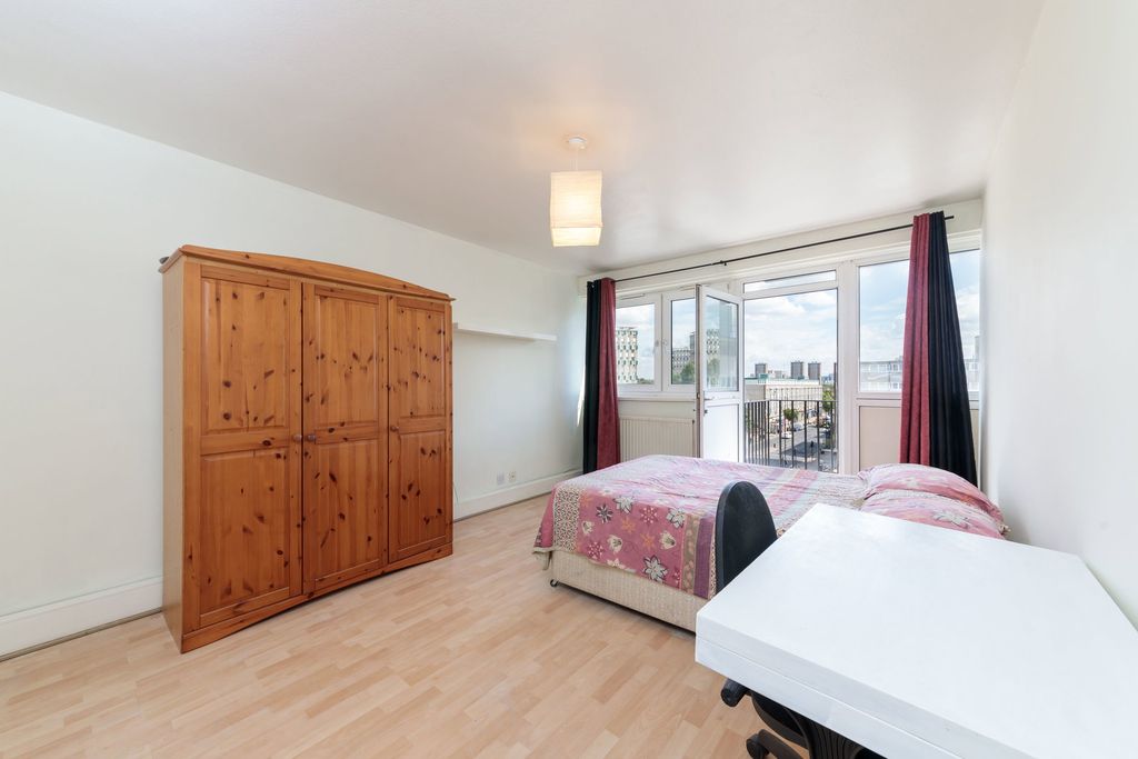 Property photo 2 of 9