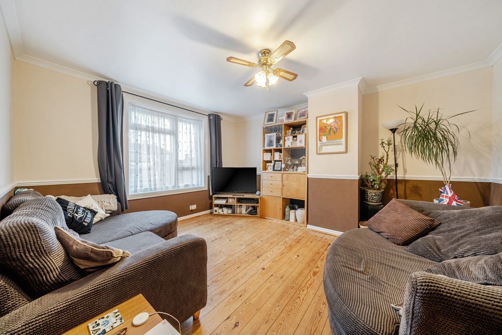 Property photo 2 of 17 Reception