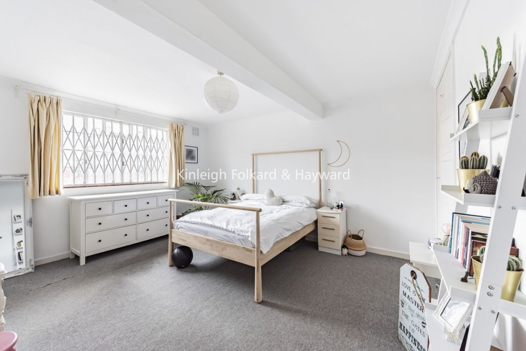 Property photo 3 of 6 209053Ca-1767-4F04-A