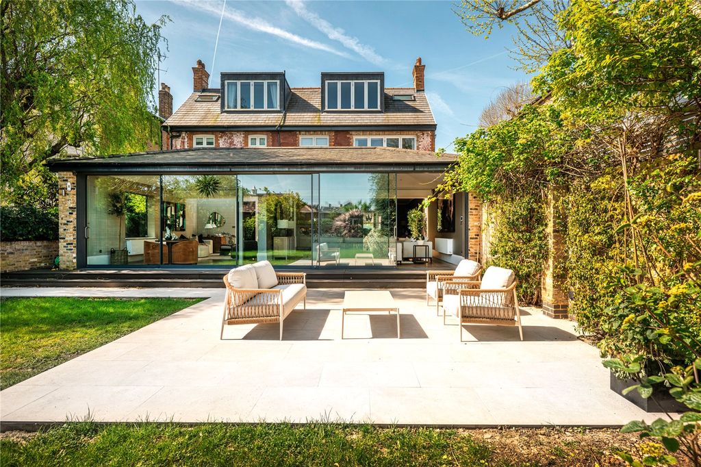 Property photo 1 of 17 Terrace