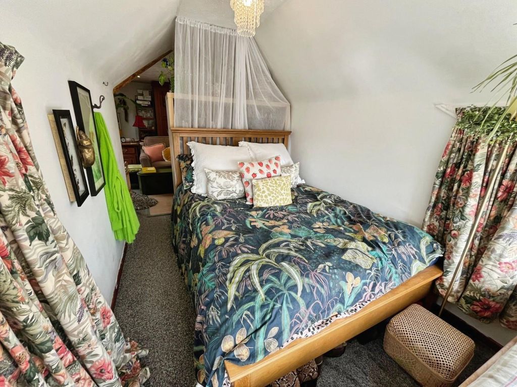 Property photo 3 of 13 00E76c8B-Img_2173.Jpeg