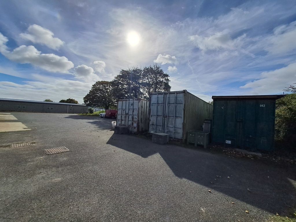 Property photo 3 of 8 Photo 4